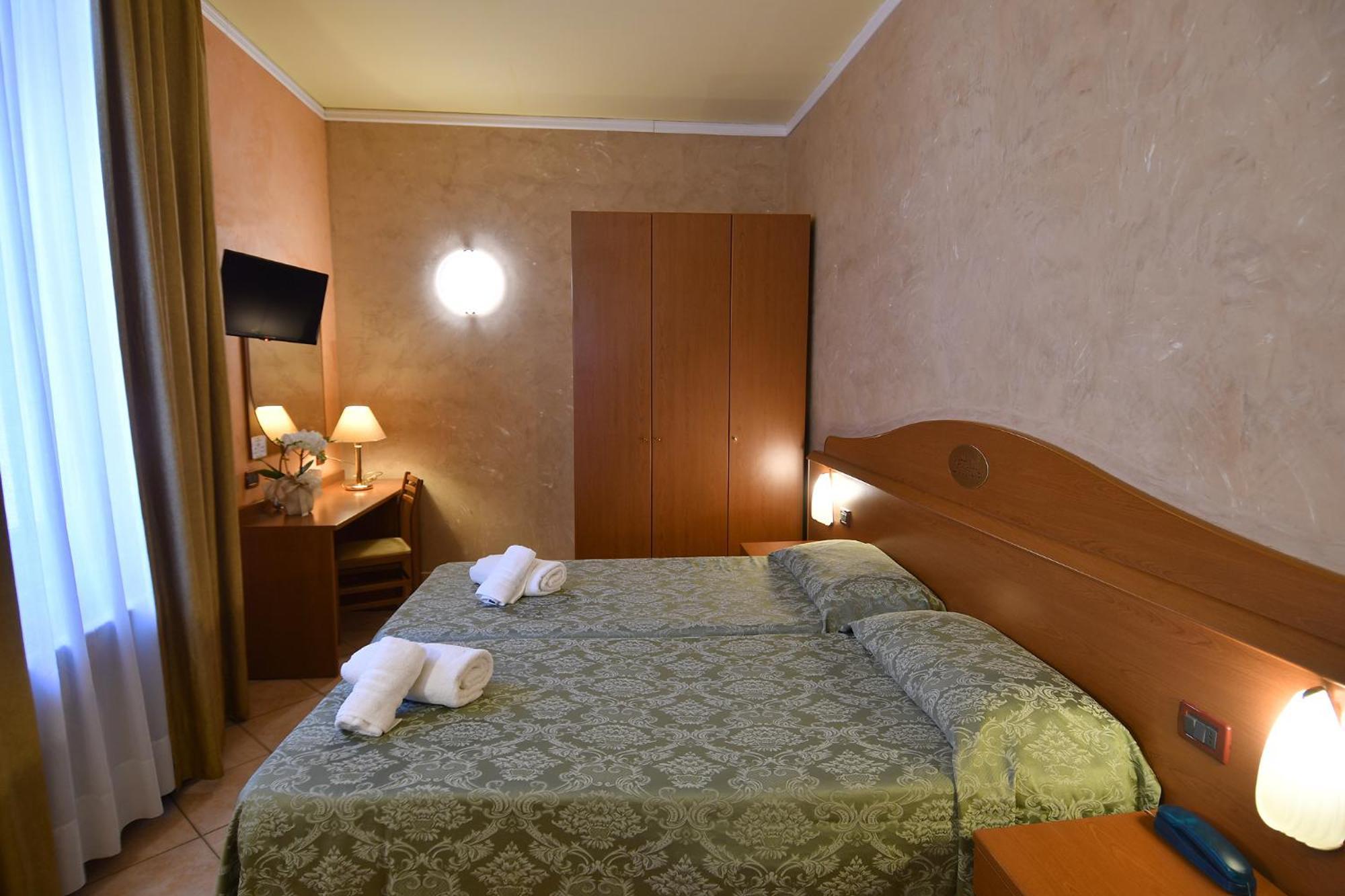 Hotel Innocenti Montecatini Terme Exterior photo